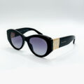 Lunettes de soleil Bulgari noires avec détails dorés sur les branches